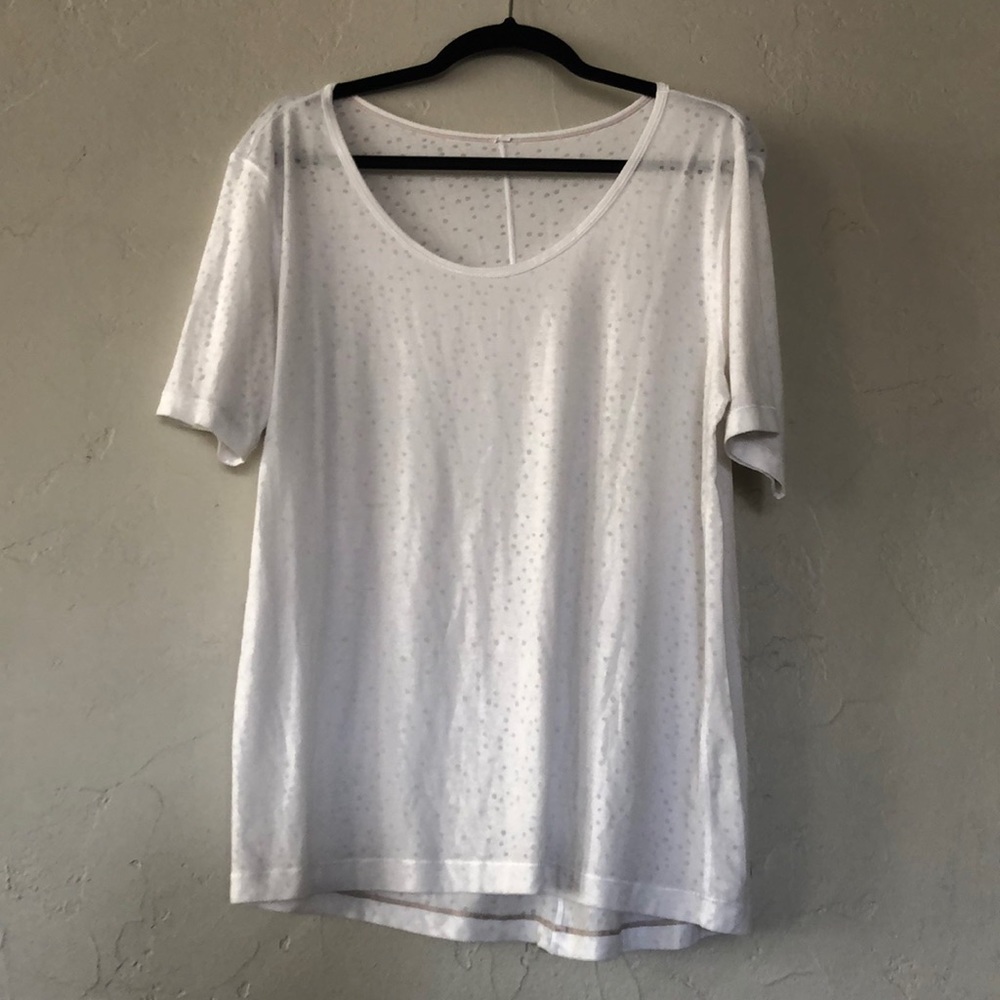White Lululemon t shirt